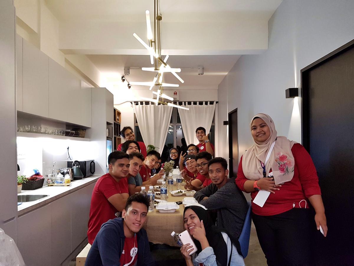 Zoku Lifestyle Hostel Kota Kinabalu Bagian luar foto